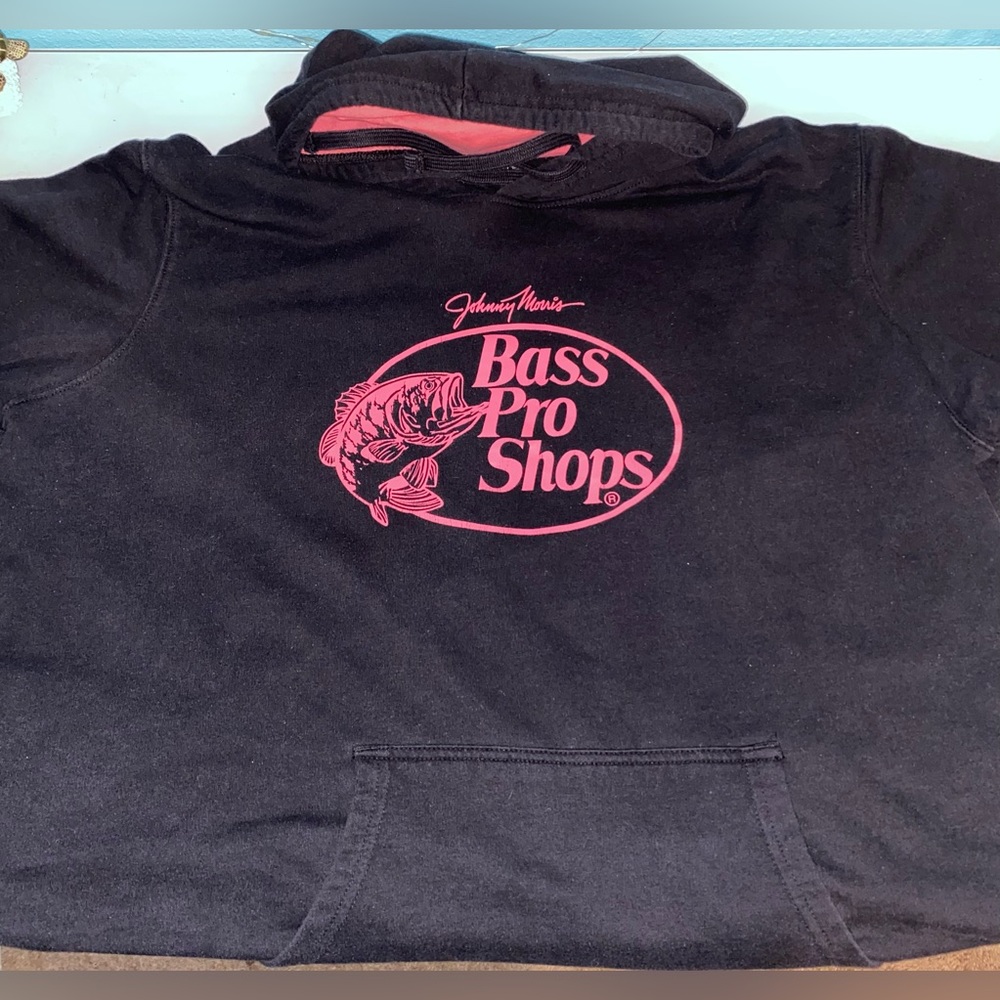 Bass Pro Shops Black and Pink Sweatshirt, size XXL.